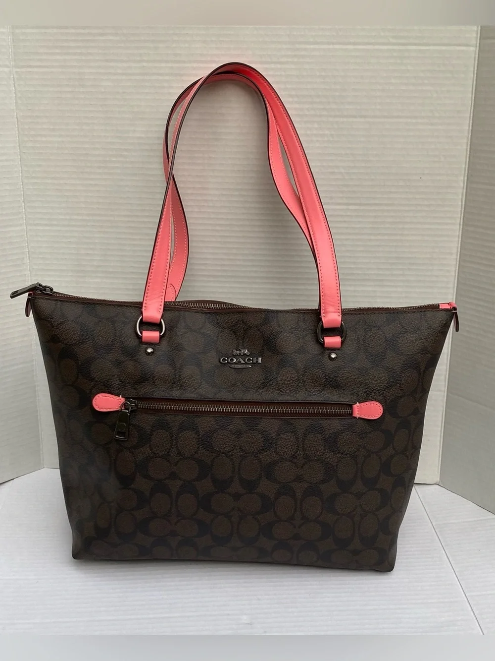 Coach GALLERY TOTE Brown Signature Tote with Pink Trim and Handles COACH BAGS 🩷